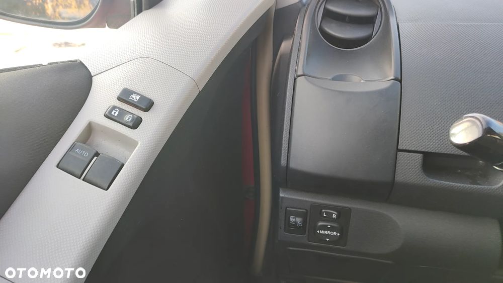 Toyota Yaris 1.33 Sol - 13