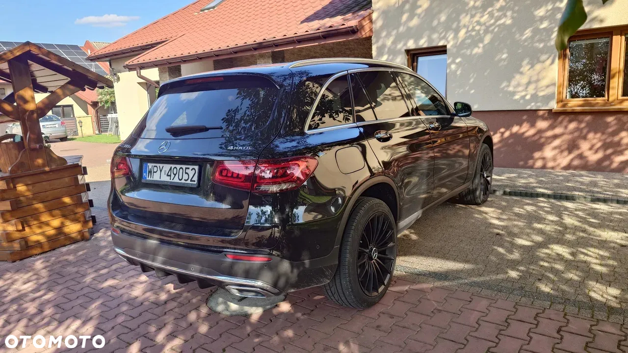 Mercedes-Benz GLC 300 e 4-Matic - 4