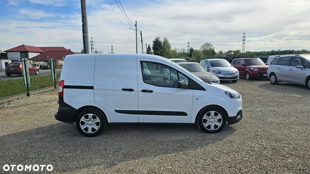 Ford Transit Courier - 4