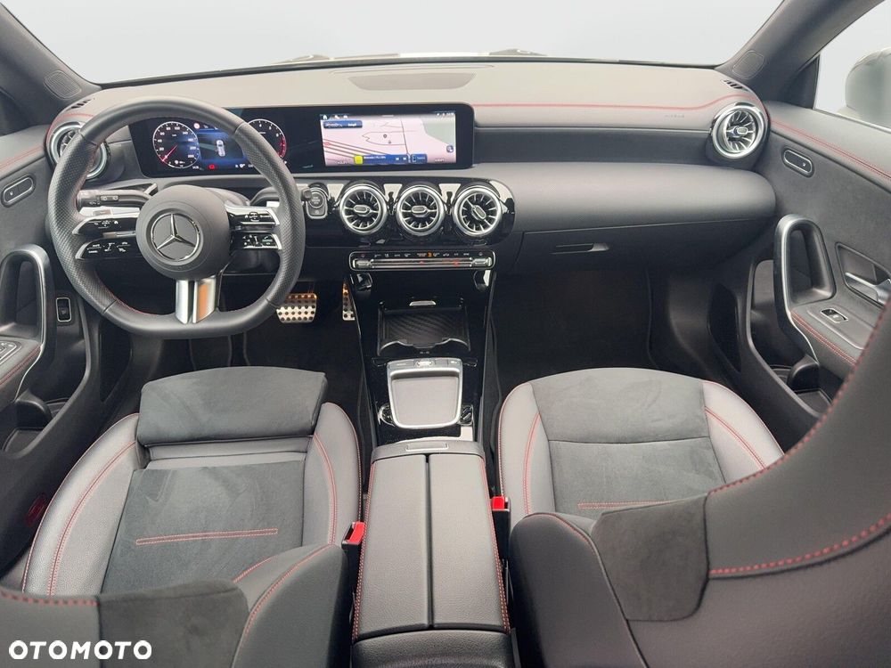 Mercedes-Benz CLA 200 mHEV AMG Line 7G-DCT - 20