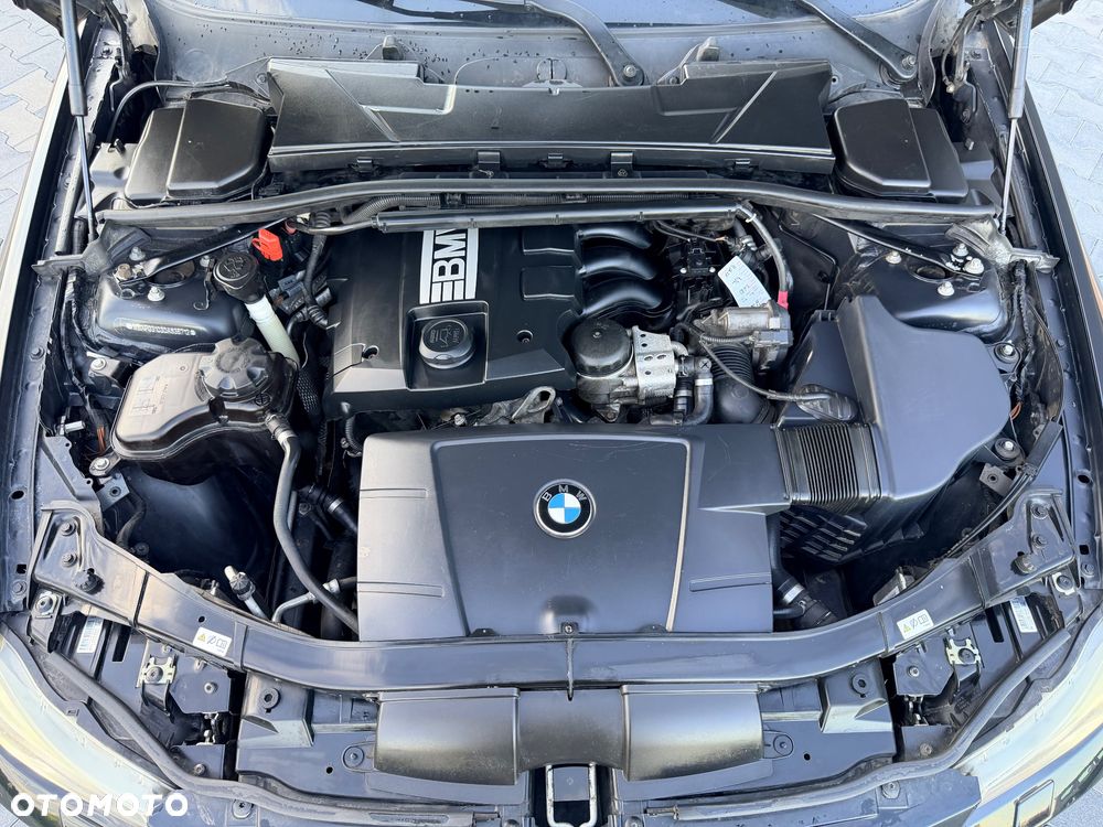 BMW Seria 3 320i Edition Exclusive - 22