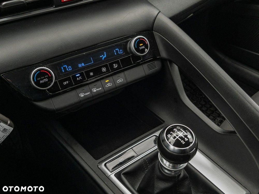 Hyundai Elantra - 20