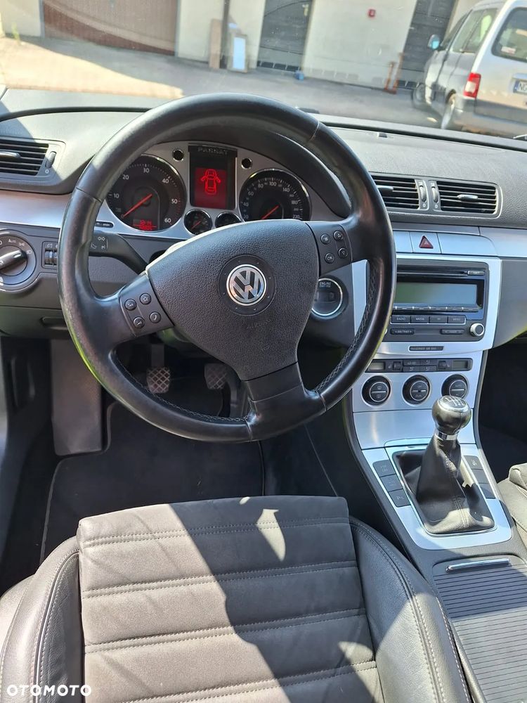 Volkswagen Passat 2.0 TDI Highline - 6