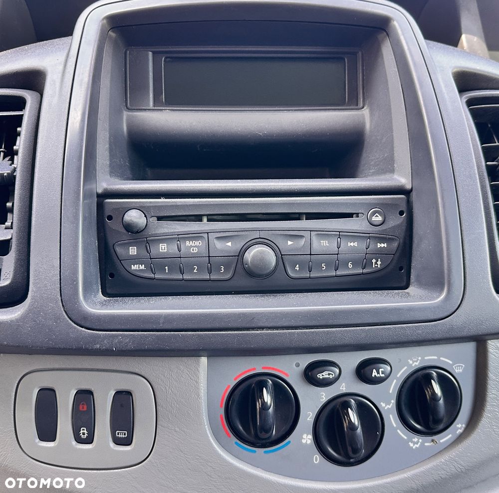Renault TRAFIC L1H1 - 12