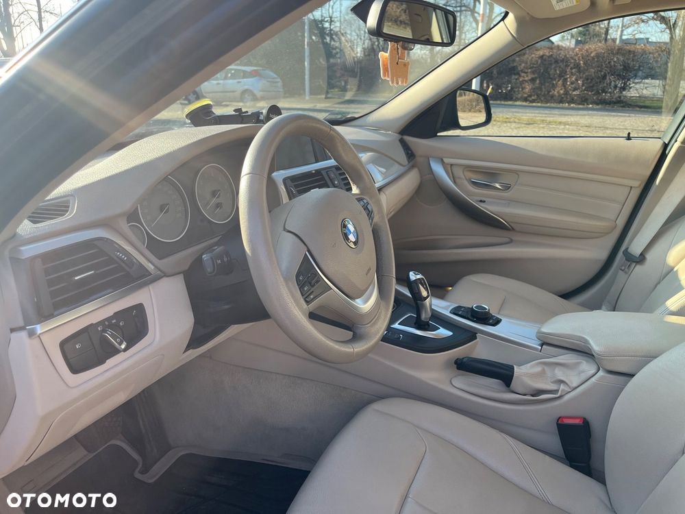 BMW Seria 3 328i - 20