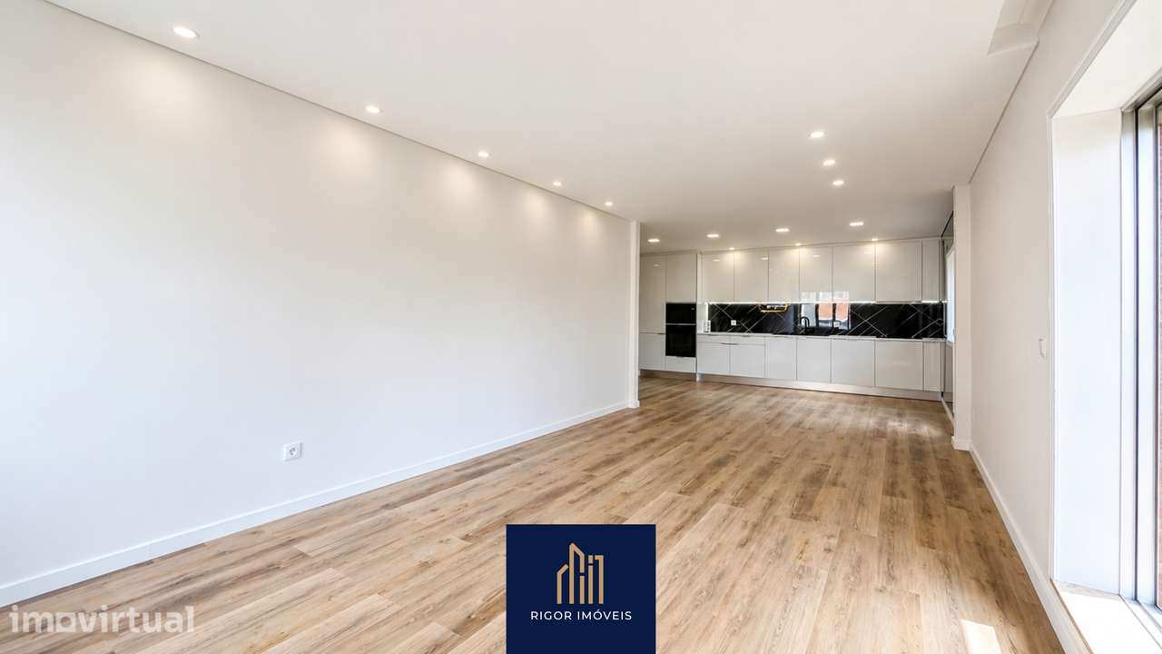 Apartamento T4 Renovado | Póvoa de Varzim - Centro - Grande imagem: 3/24