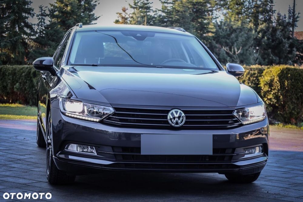 Volkswagen Passat - 11