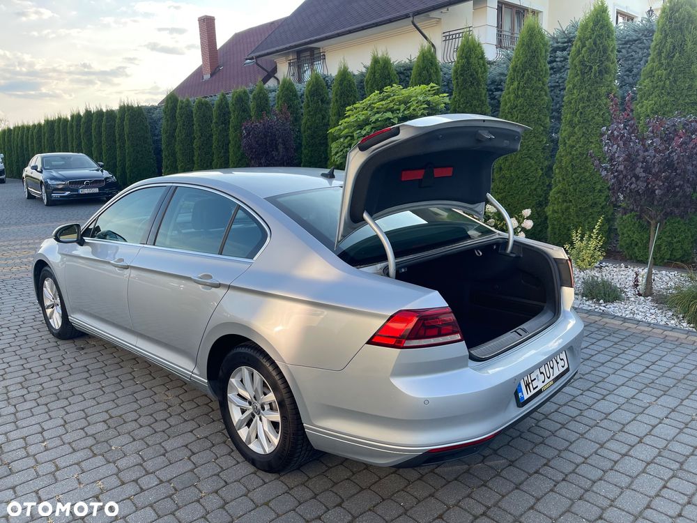 Volkswagen Passat - 13