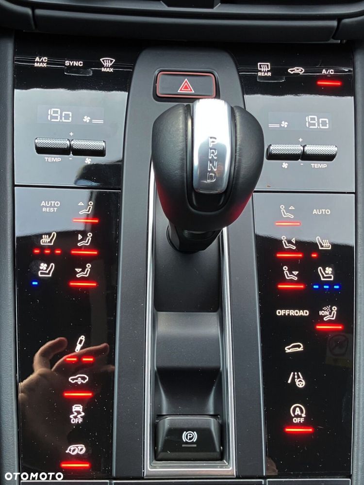 Porsche Macan - 26