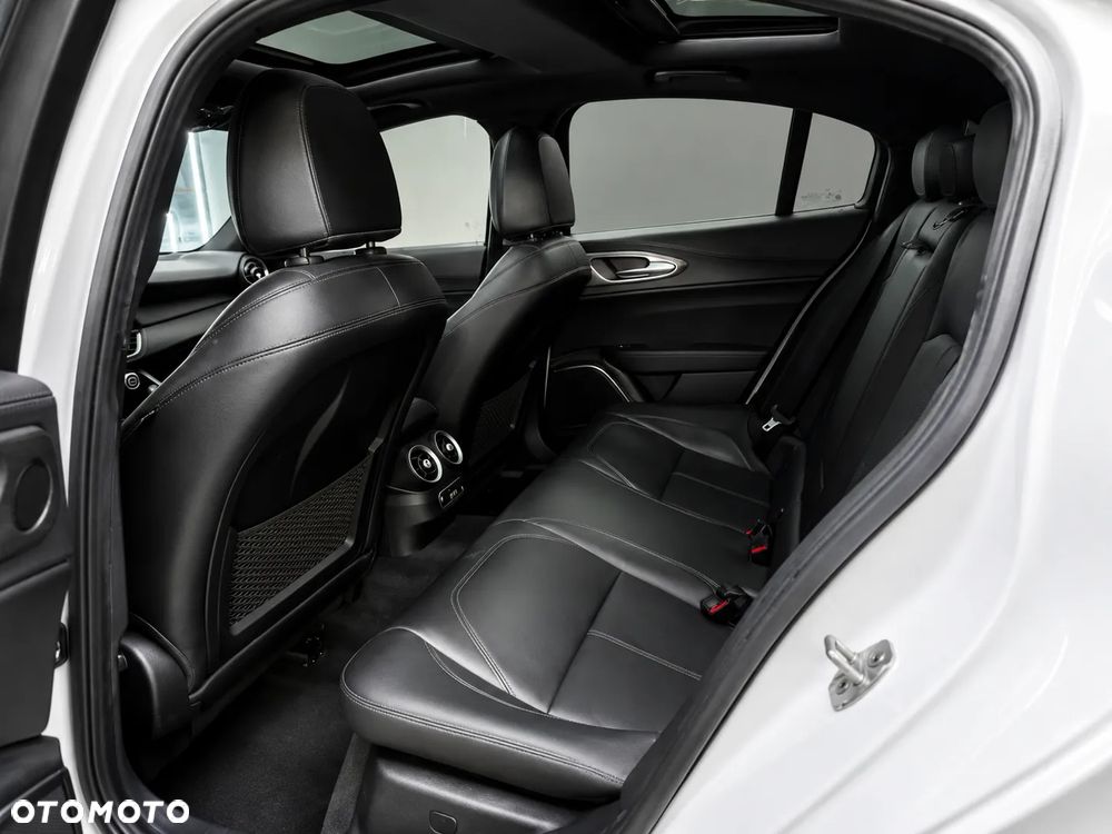 Alfa Romeo Giulia 2.0 Turbo TI Q4 - 19