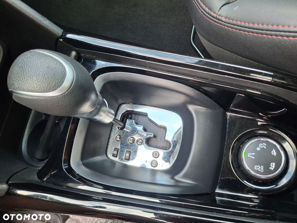 Peugeot 2008 - 9