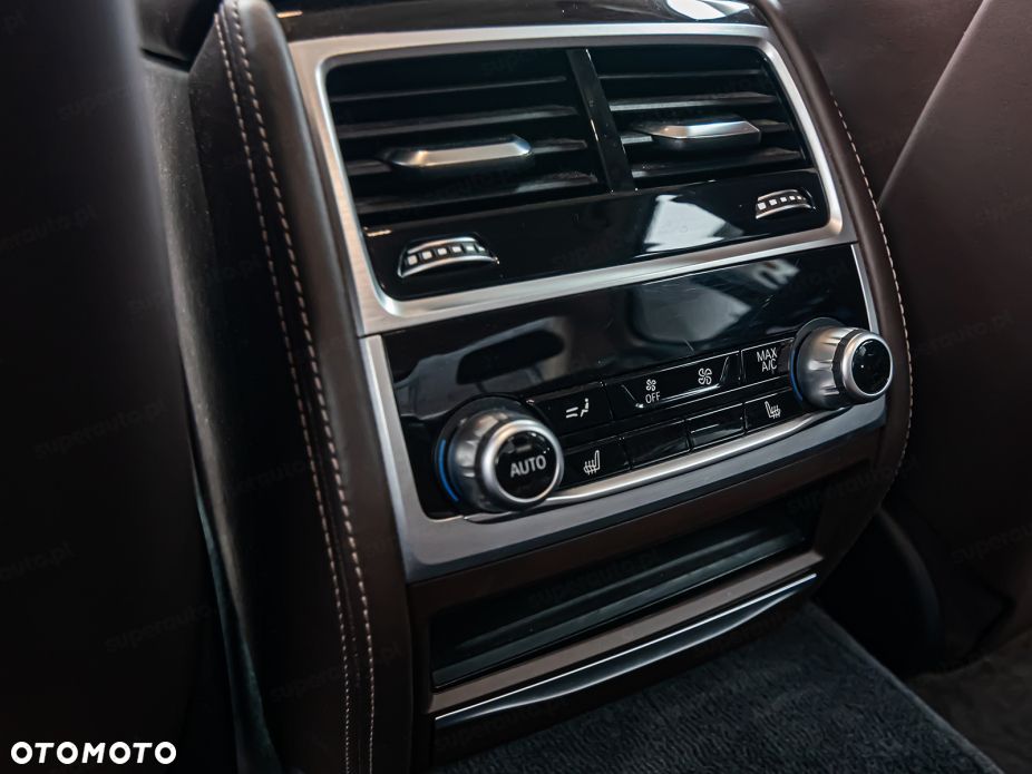 BMW Seria 7 740d xDrive - 27