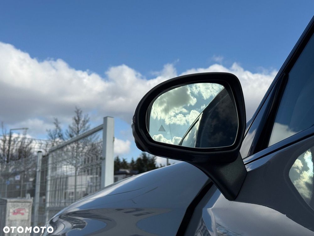 Mercedes-Benz GLC - 12