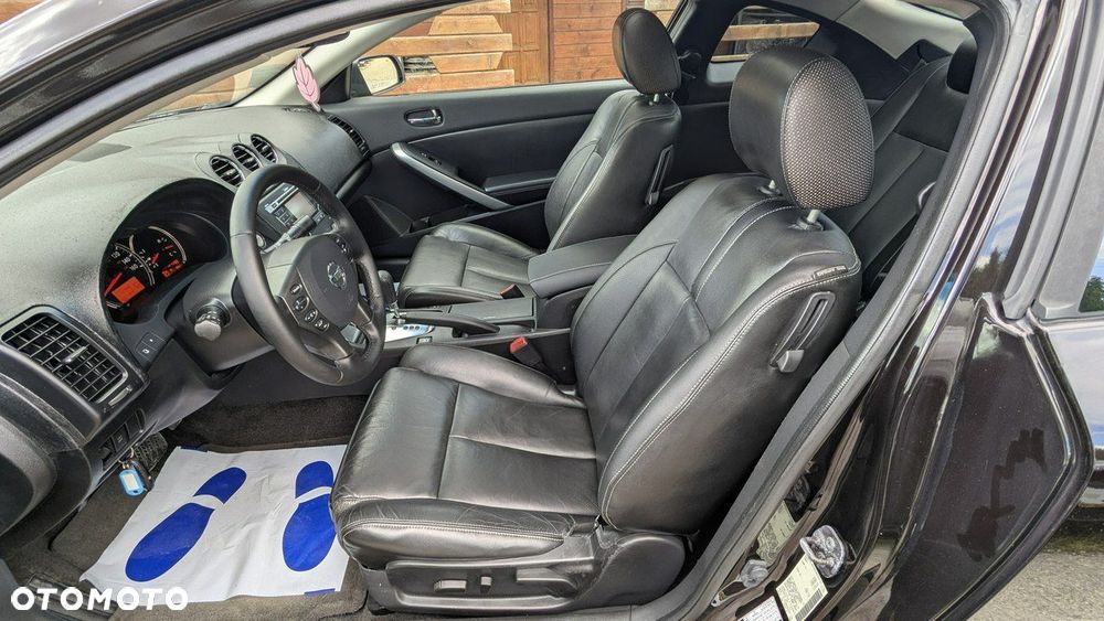 Nissan Altima - 14