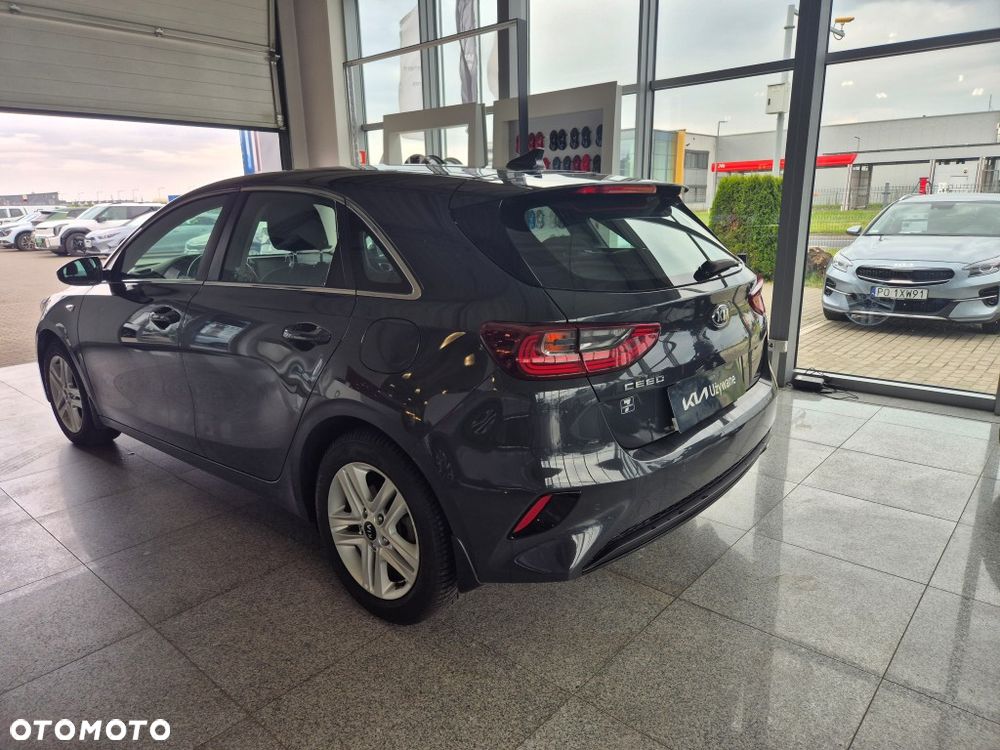 Kia Ceed 1.5 T-GDI M - 10