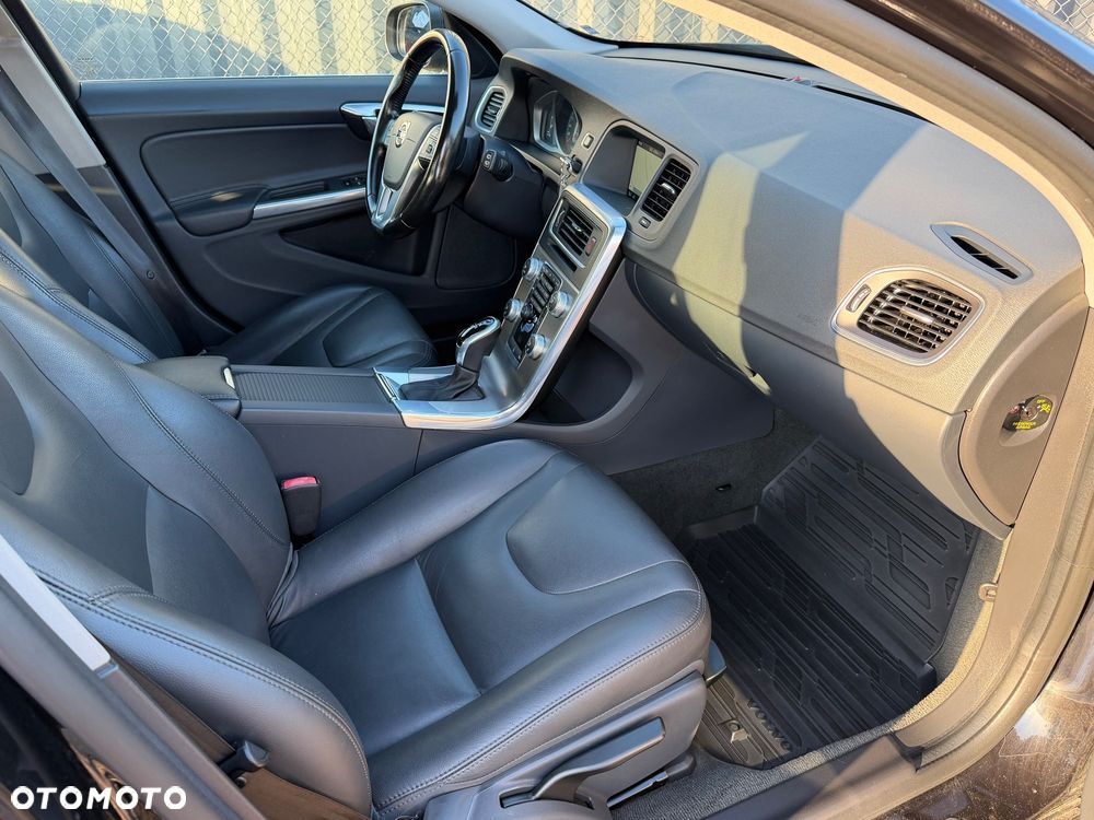 Volvo V60 D4 Drive-E Momentum - 8