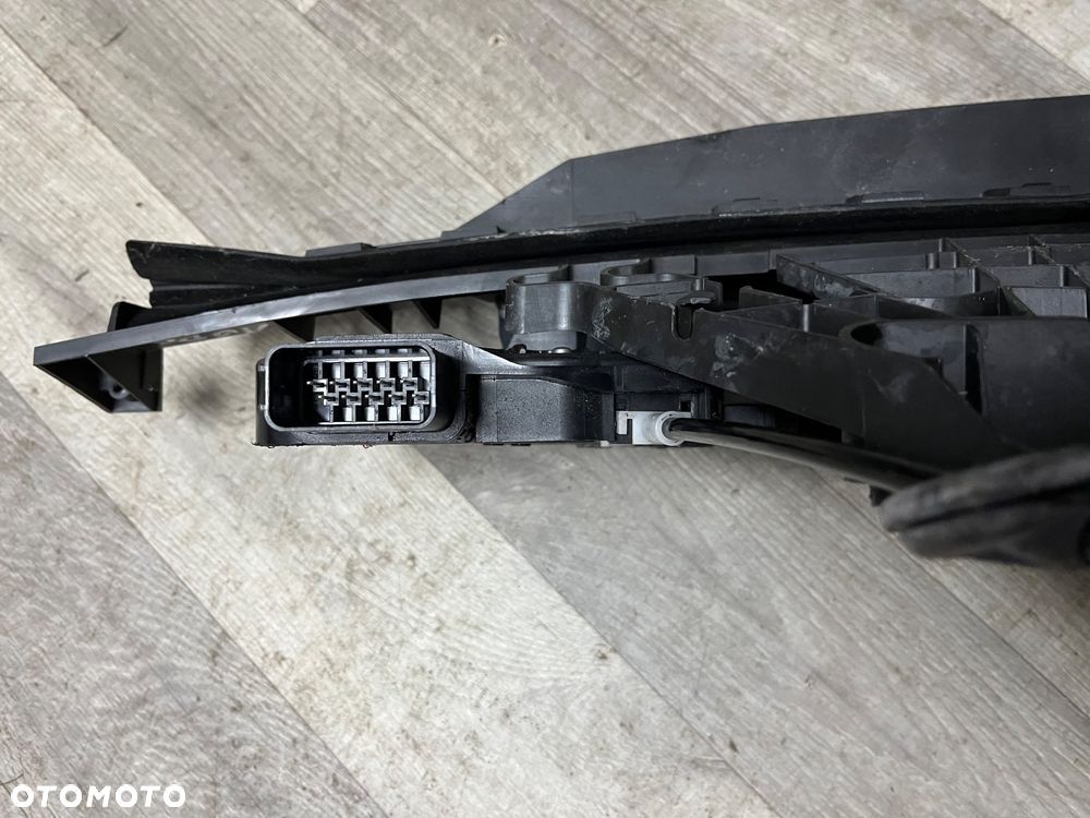 Ford Kuga Mk1 Zamek Drzwi Prawy Przód UK - 3