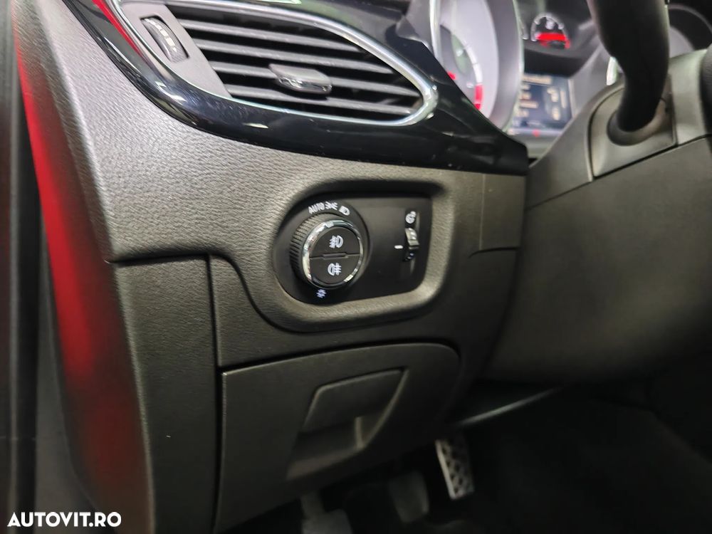 Opel Astra 1.6 CDTI ECOTEC Start/Stop Cosmo - 16