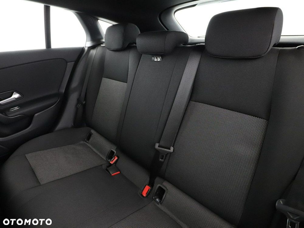 Mercedes-Benz CLA 200 d 8G-DCT - 18