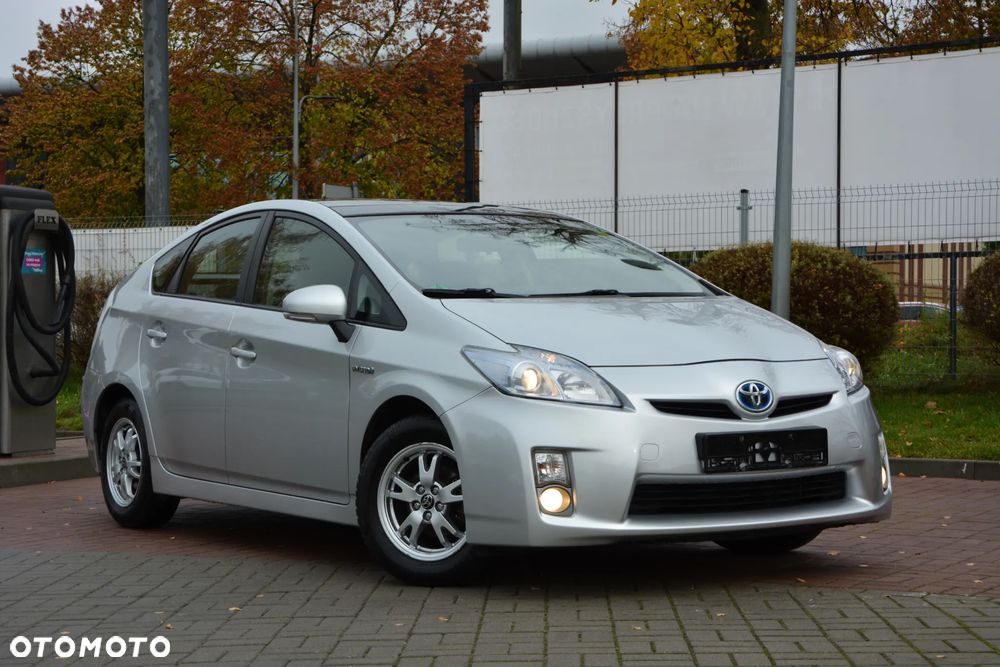 Toyota Prius 1.8 HSD Prestige - 1