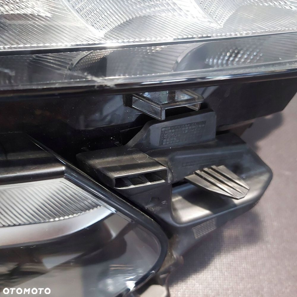 Skoda Kamiq LIFT FULL LED Przód strona prawa 655941016B - 4