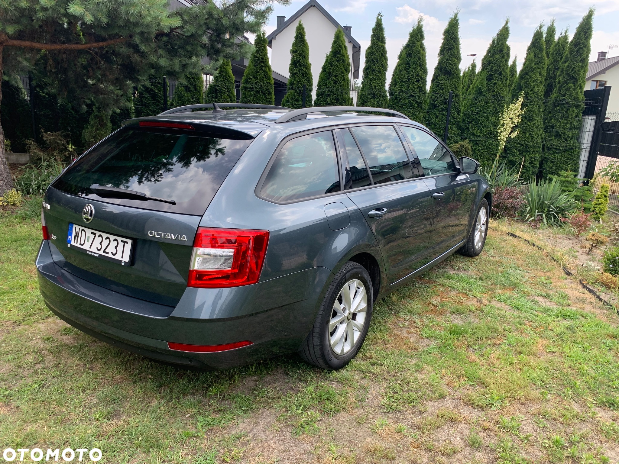 Skoda Octavia Combi 1.6 TDI DSG Ambition - 9