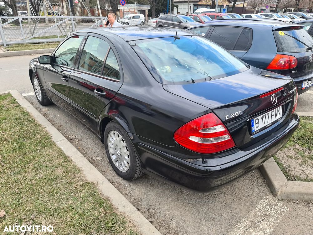 Mercedes-Benz E 200 KOMPRESSOR Elegance - 28