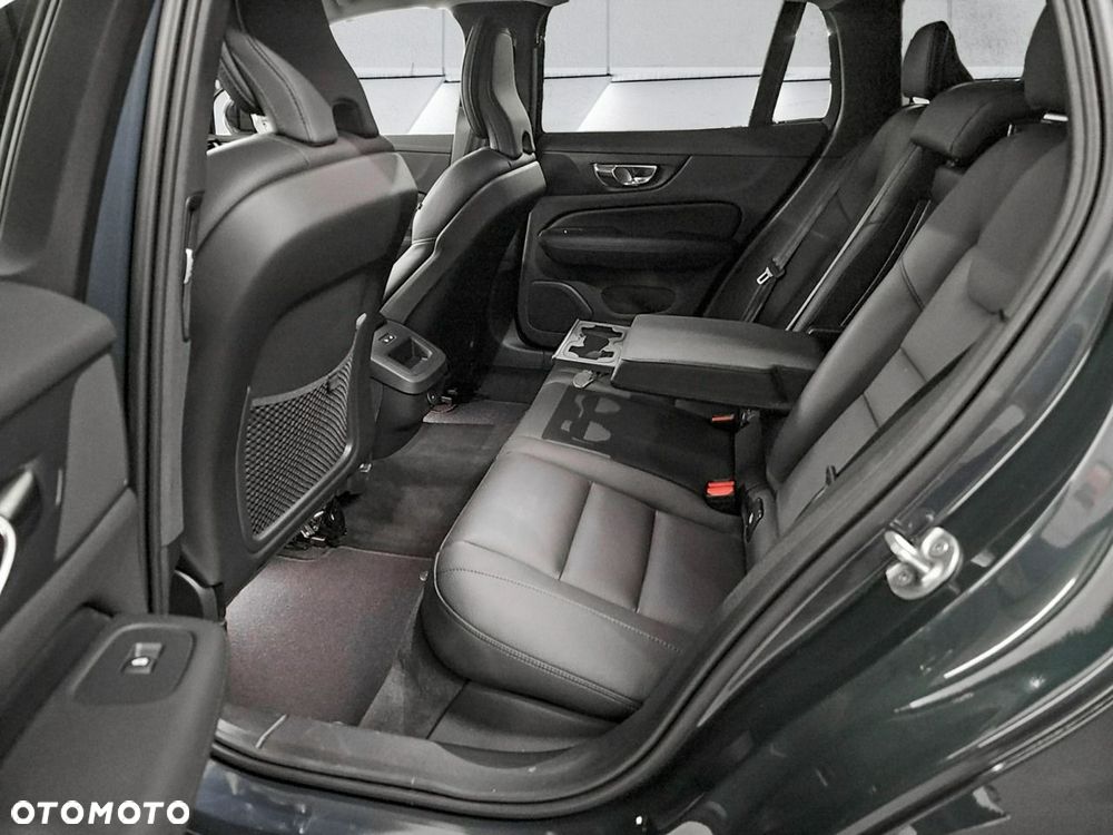 Volvo V60 B4 B Plus Dark - 6