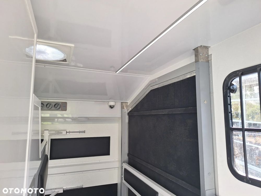 Mercedes-Benz Sprinter 319 - 33