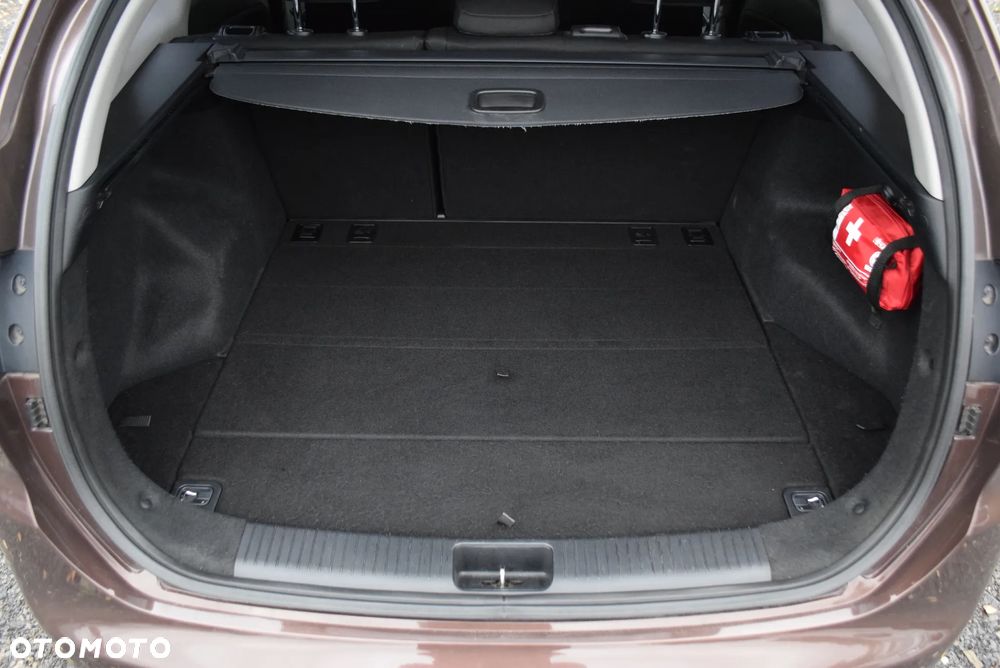 Kia Ceed 1.6 GDI Dream Team Edition - 18