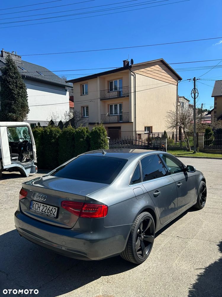 Audi A4 Limousine - 8