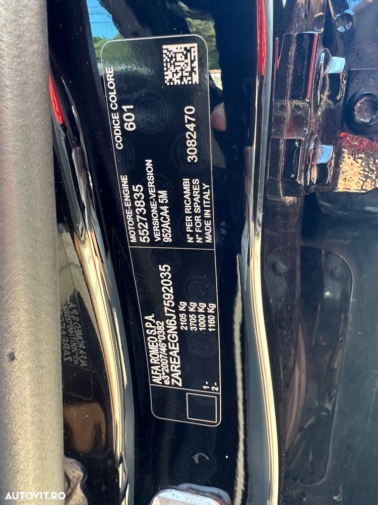 Alfa Romeo Giulia 2.0 Turbo AWD AT8 Veloce - 12