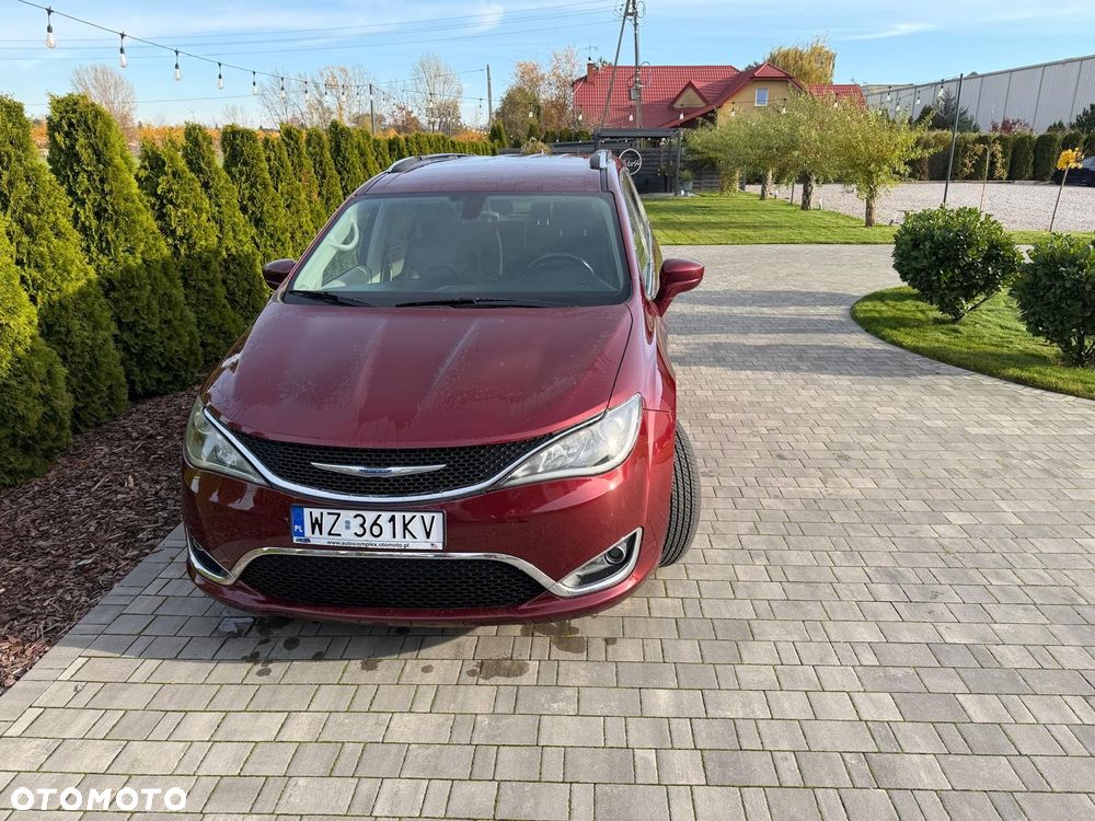 Chrysler Pacifica - 3