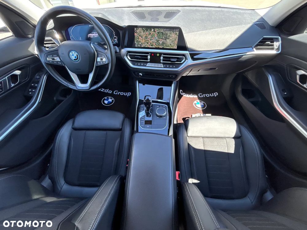 BMW Seria 3 320e xDrive Sport Line - 28