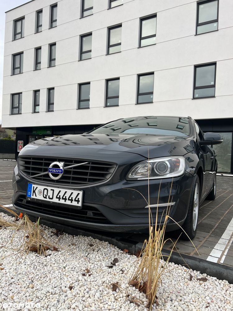 Volvo V60 D3 Momentum Core - 1