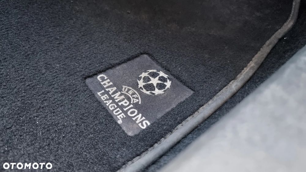 Ford Kuga 2.0 TDCi 4x4 Champions Edition - 29