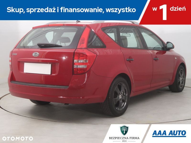 Kia Ceed - 7