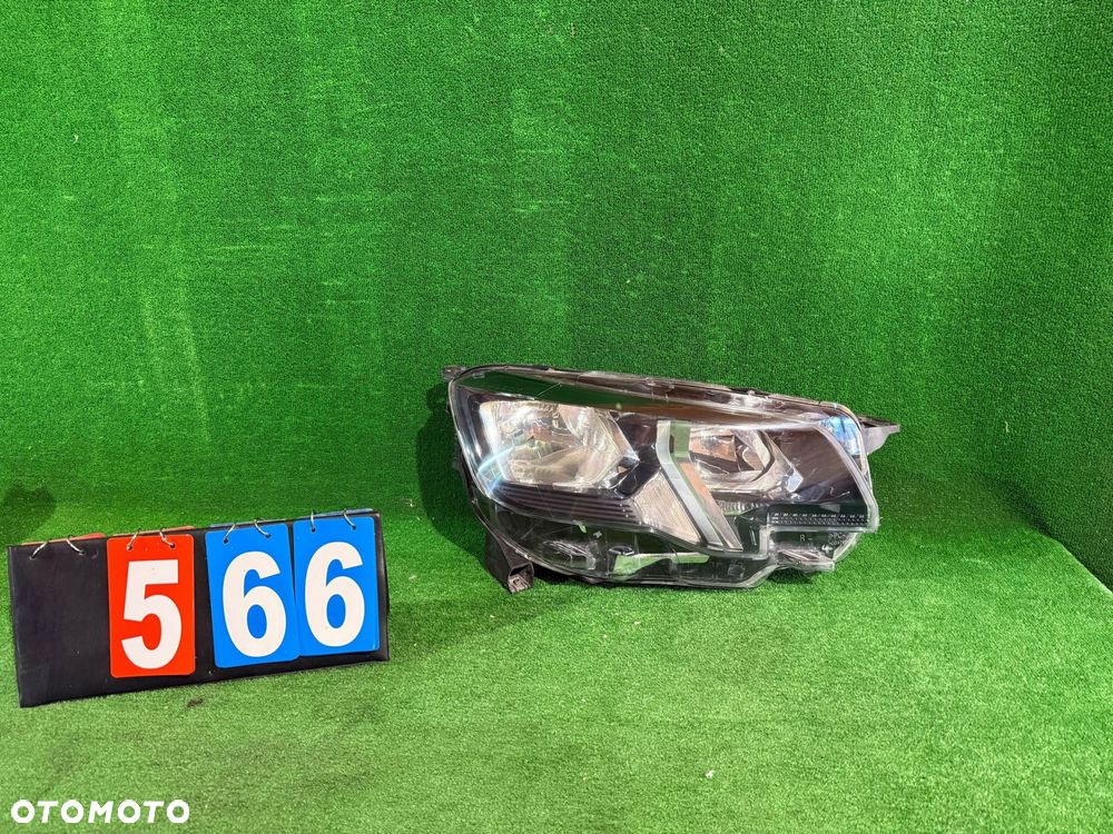 REFLEKTOR PRAWY PEUGEOT RIFTER - 1