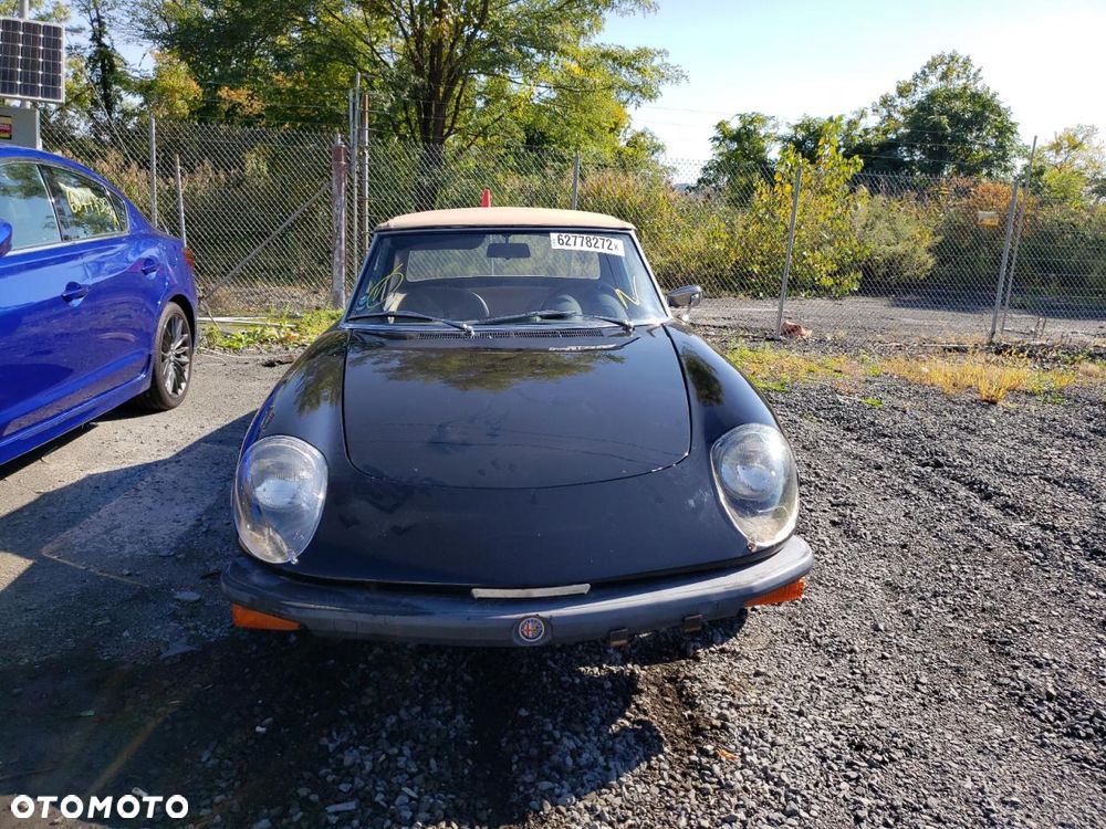 Alfa Romeo Spider - 4