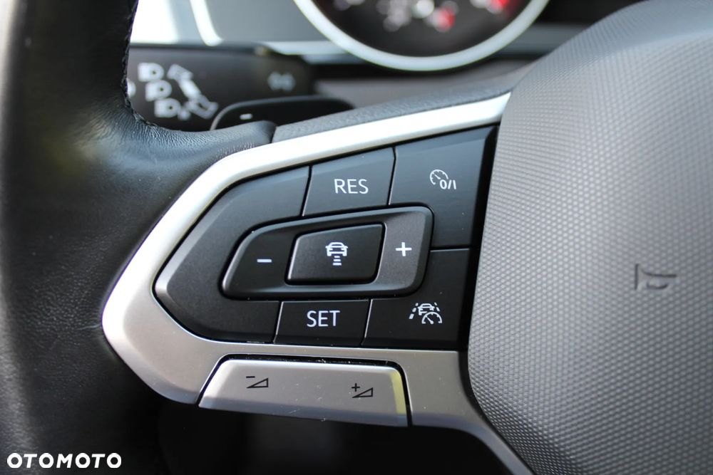 Volkswagen Passat 2.0 TSI Business DSG - 34