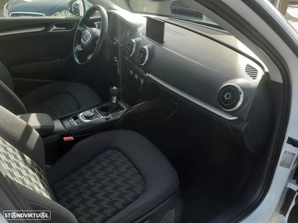 Audi A3 Sportback 1.6 TDI Advance Ultra - 14