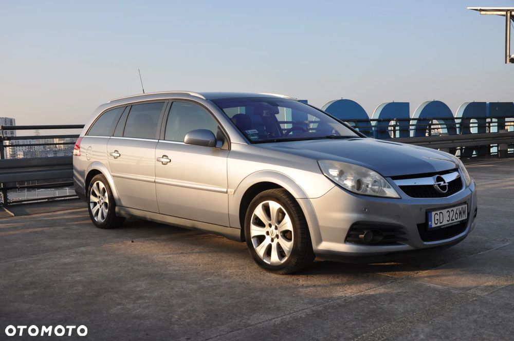 Opel Vectra 1.9 CDTI DPF Cosmo - 1