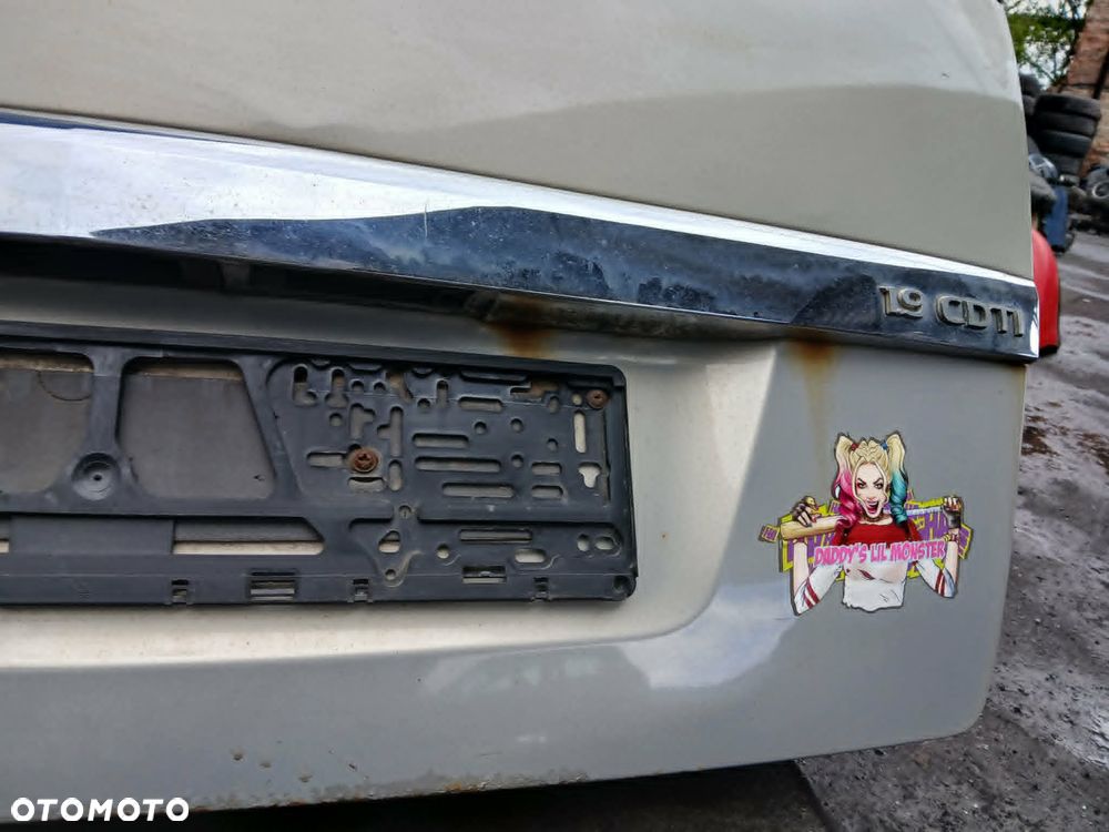 Opel Zafira B klapa bagażnika - 4