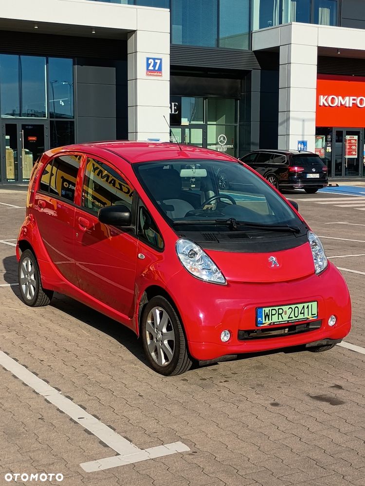 Peugeot iOn - 1