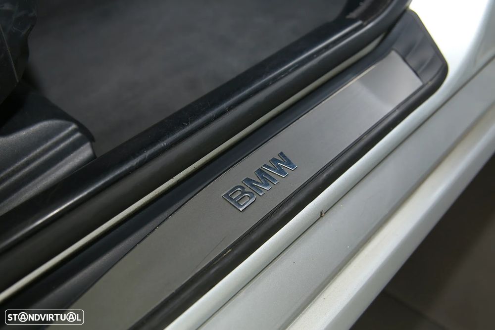 BMW 520 dA Touring Executive - 11