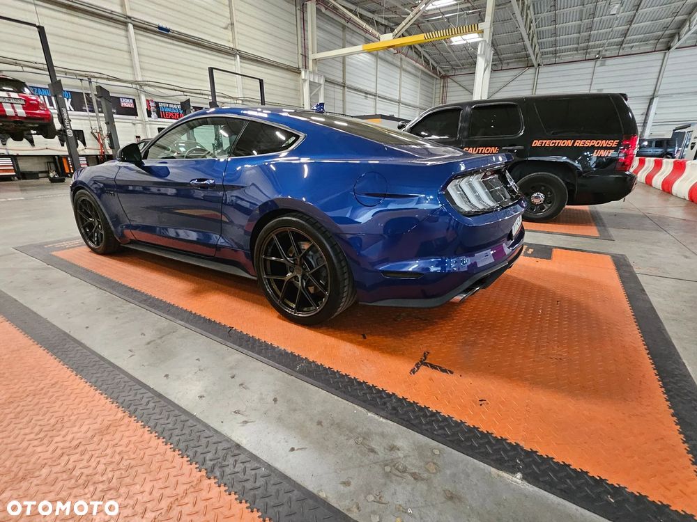 Ford Mustang 5.0 V8 GT - 4