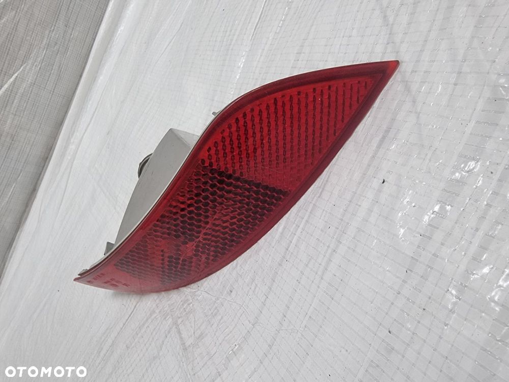 FORD FOCUS MK3 LIFT LAMPKA PRZECIWMGIELNA W ZDERZAK PRAWY TYŁ  F1EB15K272A - 3