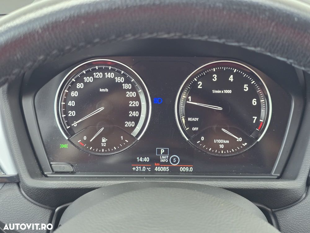 BMW X1 xDrive20i AT - 8