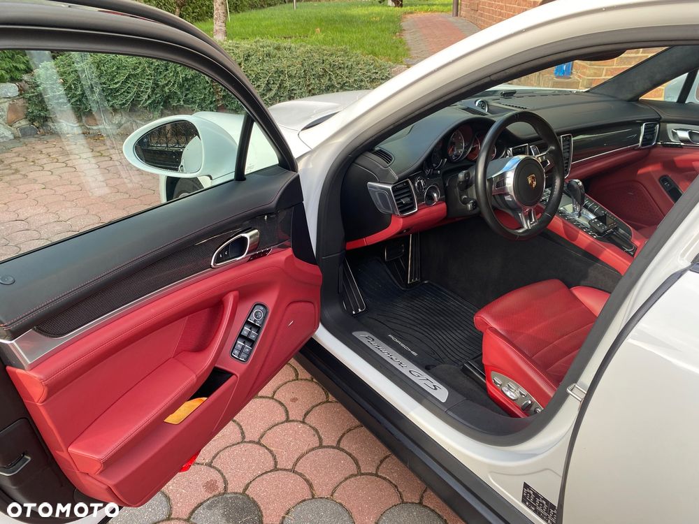 Porsche Panamera - 1