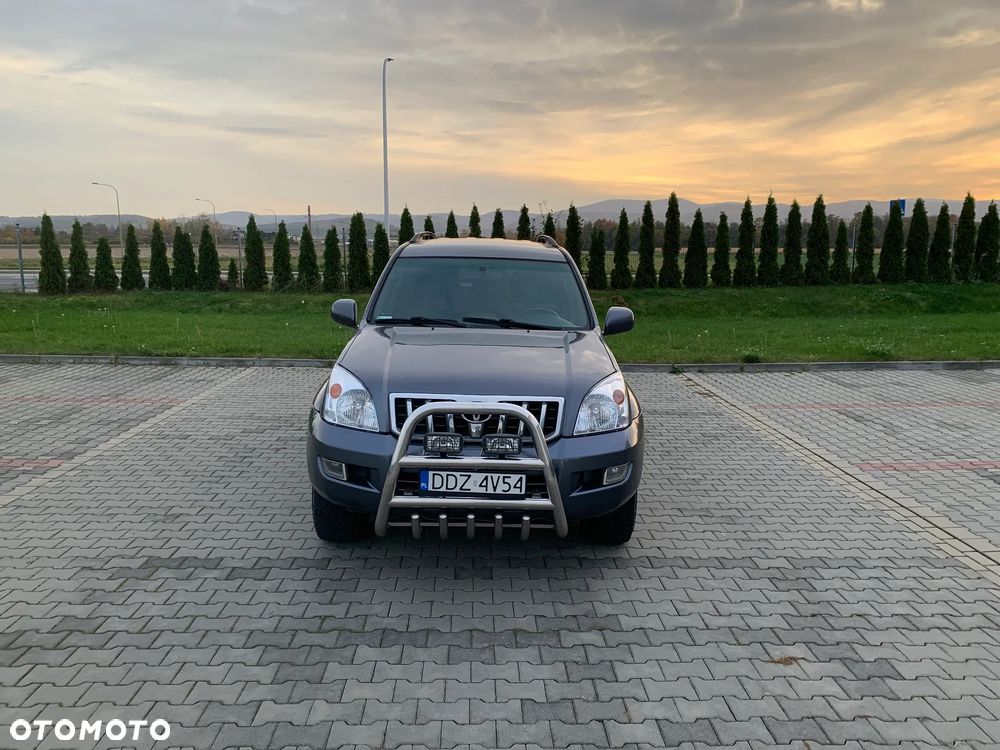 Toyota Land Cruiser - 1
